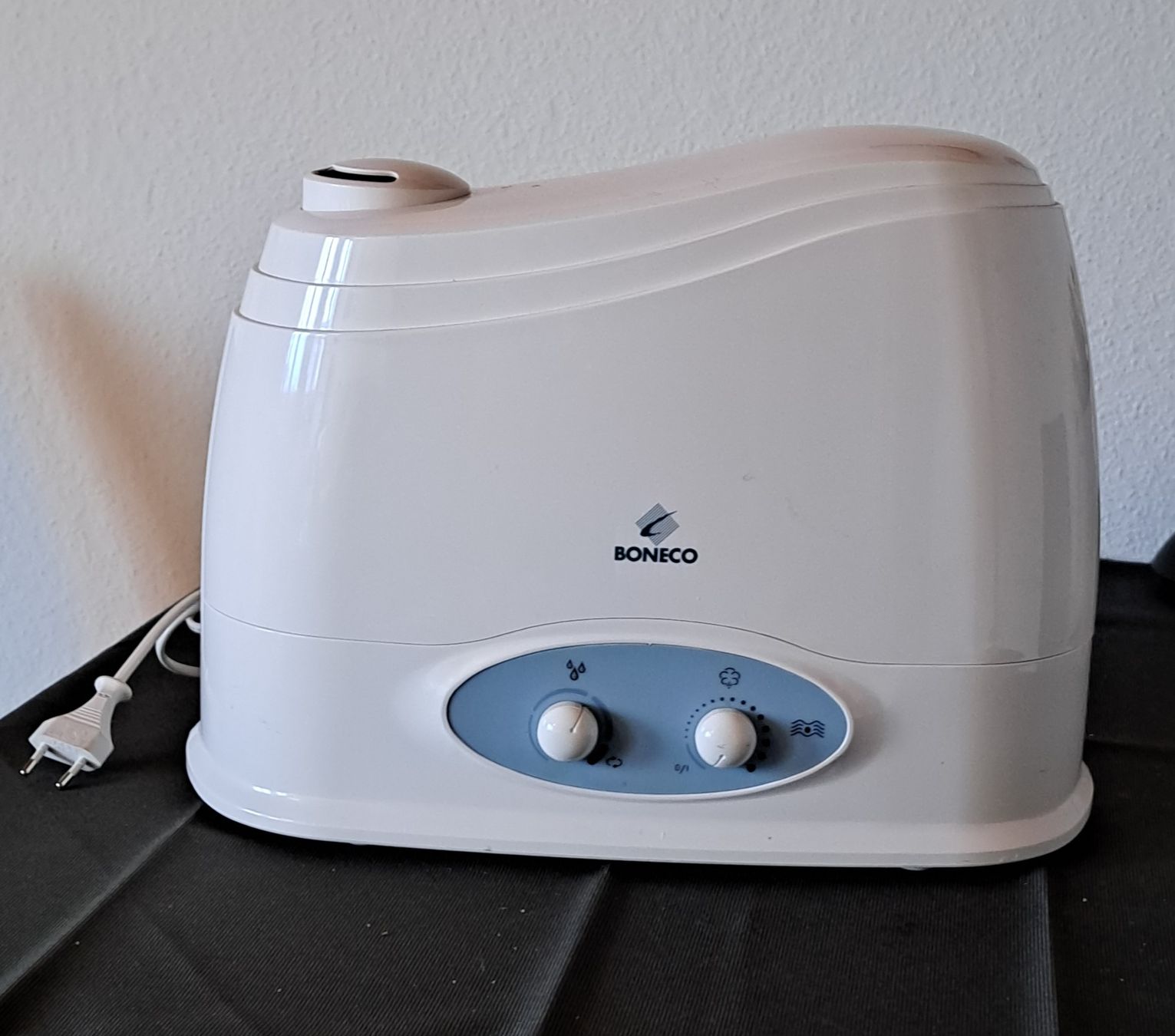 Boneco Luftbefeuchter: Luftbefeuchter Boneco weiss mit Wassertank gebraucht – Gebraucht aus Bremgarten AG von sil_g8jy