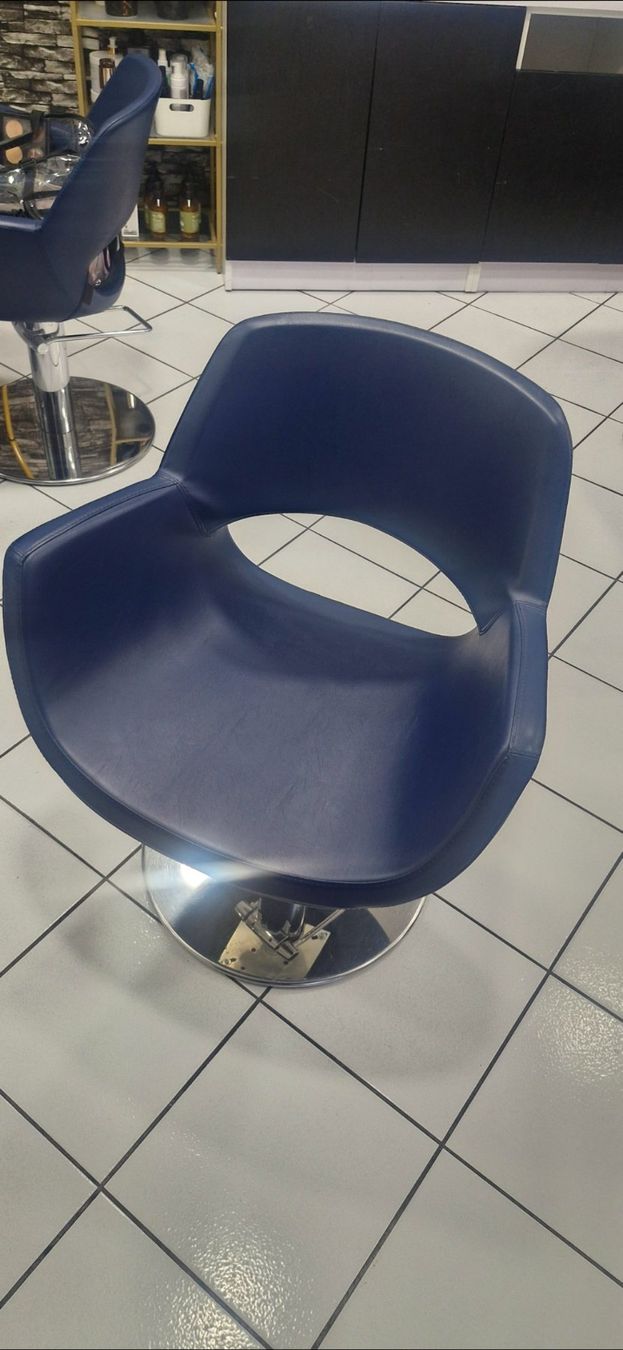 Poltrone: Lavatesta e sedie da parrucchiere – Usato da Lugano venduto da sof_px5n 3