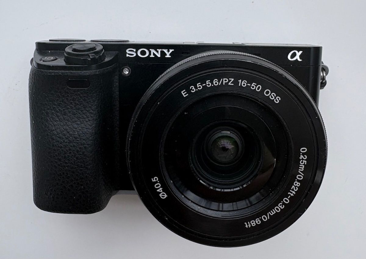 Sony Appareil photo: Sony a 6000 mit Kit Objektiv – D'occasion à Zürich par renme