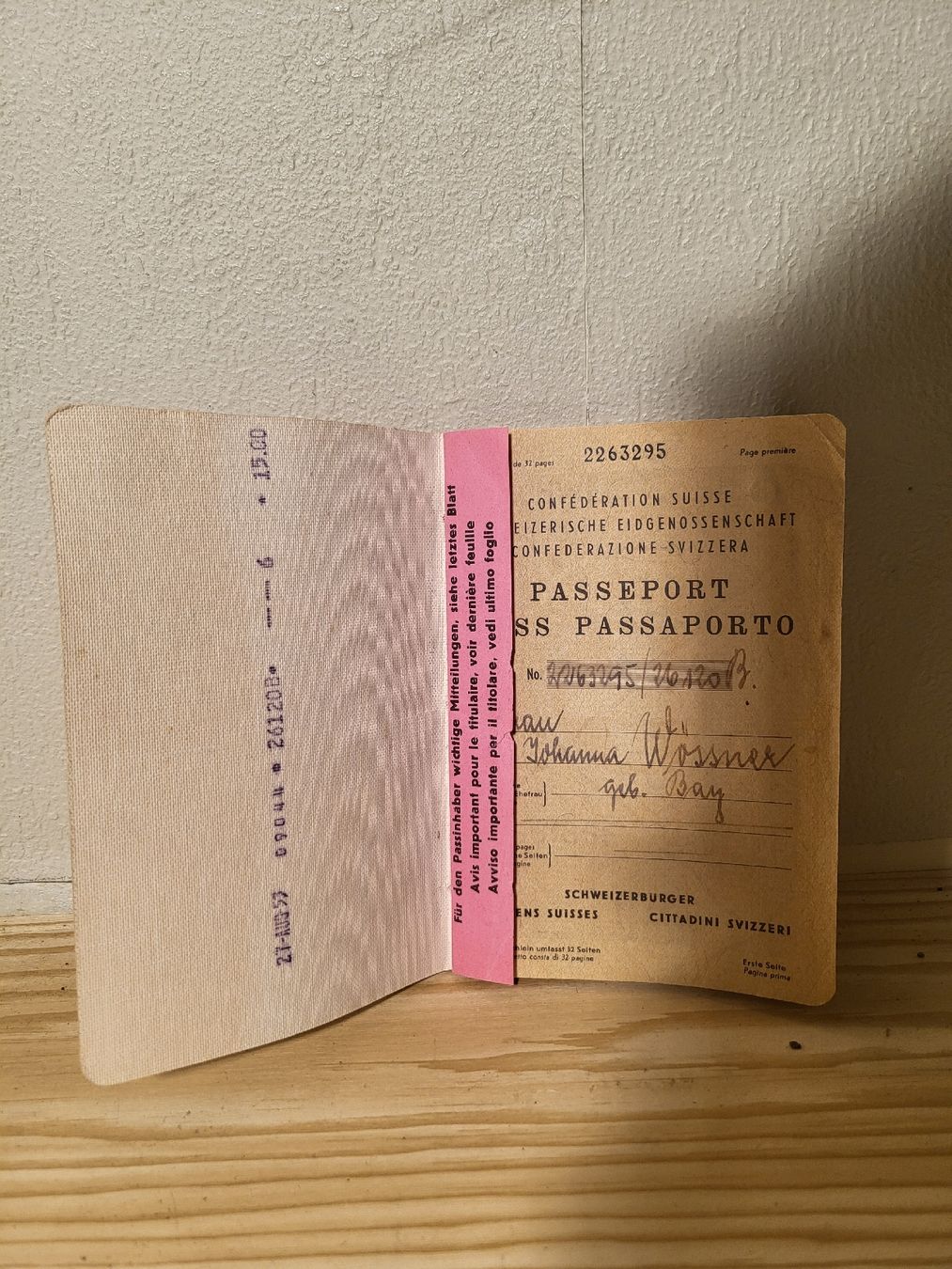 Documenti: Alter Schweizer Pass (1956) mit Geschichte – Usato da Zürich venduto da  1