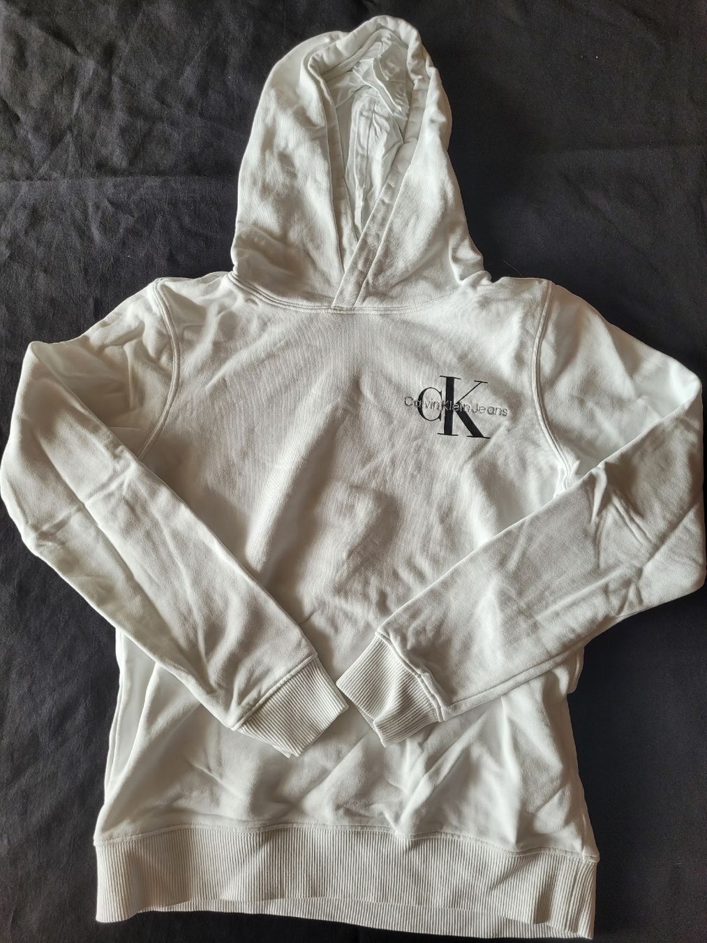 Calvin Klein Maglioni & Felpe: 48. Pull à capuche Calvin Klein Jeans, taille 14 ans – Usato da Villars-sur-Glâne venduto da m66_dch5