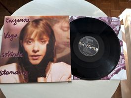 SUZANNE VEGA rare original Solitue standing D/F/E/I Innenhül