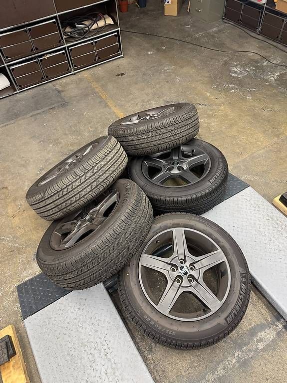 Pneus & Roues: Rang Rover Defender Räder 5 Stk.  – D'occasion à Basel par rav_csh6 1