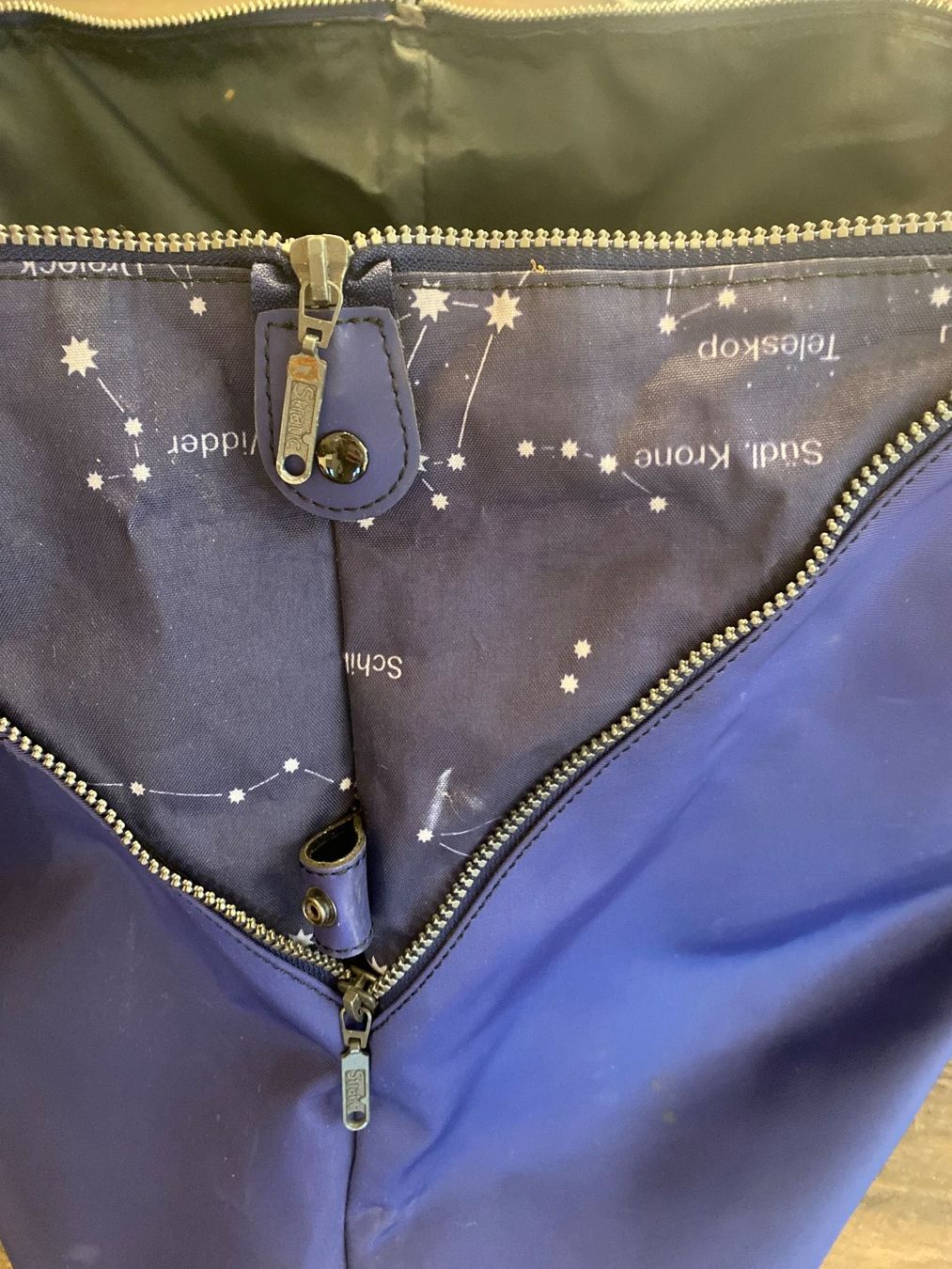 Sacs: Stratic Reisetasche blau violett mit Sternzeichen – D'occasion à Pratteln par a23_j2gs 4