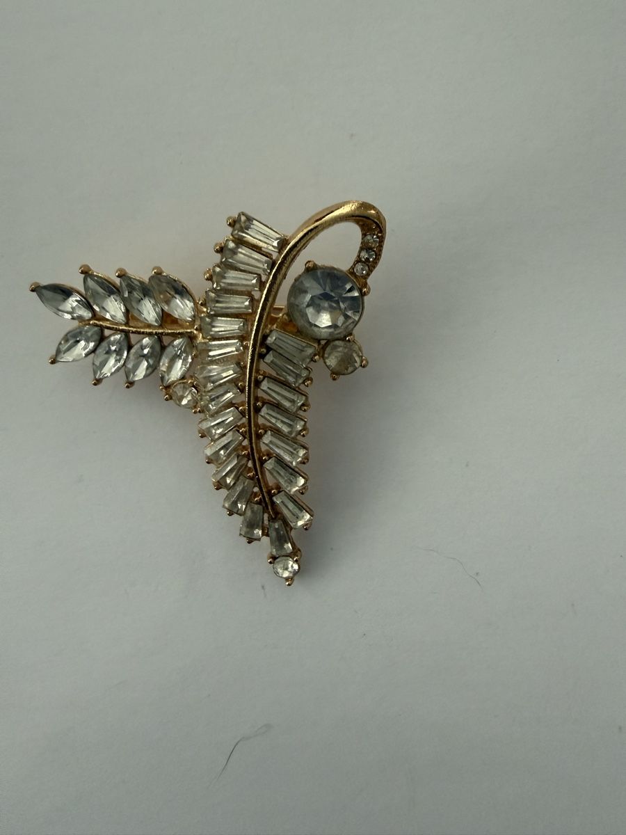 Broschen & Nadeln: Brosche Modeschmuck  – Gebraucht aus Pfeffikon LU von pepino17