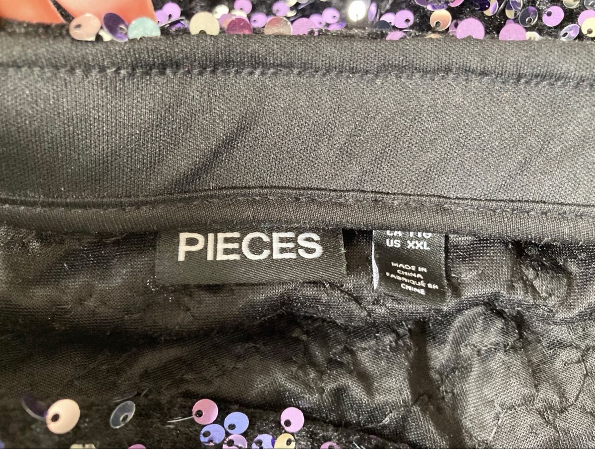 Jupes: Jupe à sequins XXL – Neuf (Voir description) à Moutier par Happyvidedressing 1