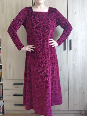 Burgundy Velvet Dress, XL, Long Sleeves, Perfect for Fall