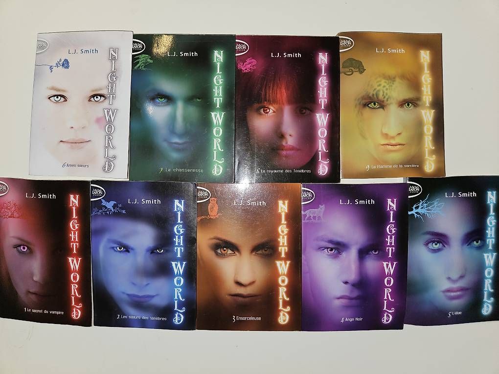 Libri: Livres NIGHT WORLD  par L.J.SMITH  – Usato da Yvonand venduto da Hannah24