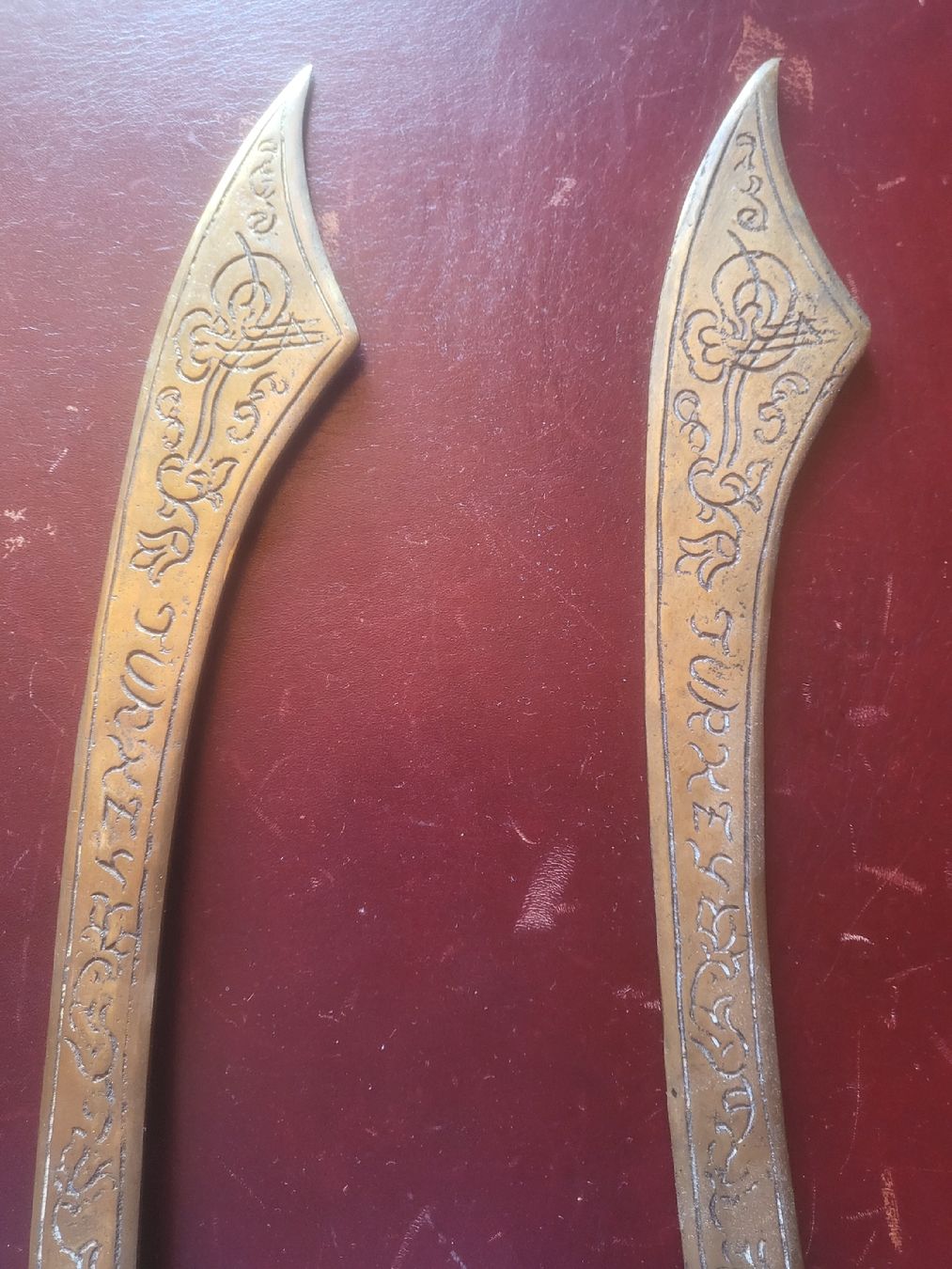 Tutte le decorazioni: 2 dekorative Schwerte aus Messing mit Gravur – Usato da Untersiggenthal venduto da vonberner 8