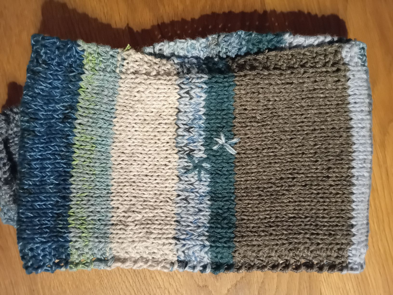 Foulard & Sciarpe: Gestrickter schal mit Streifenmuster neu – Nuovo (secondo la descrizione) da Burgdorf venduto da carodesign1 3