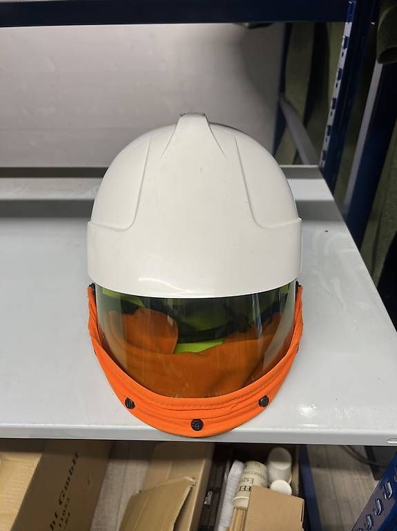 Protezione per viso e udito: Elektrikschutzhelm CATU MO-180-ARC12 – Usato da Neuenhof venduto da Tradem4ster