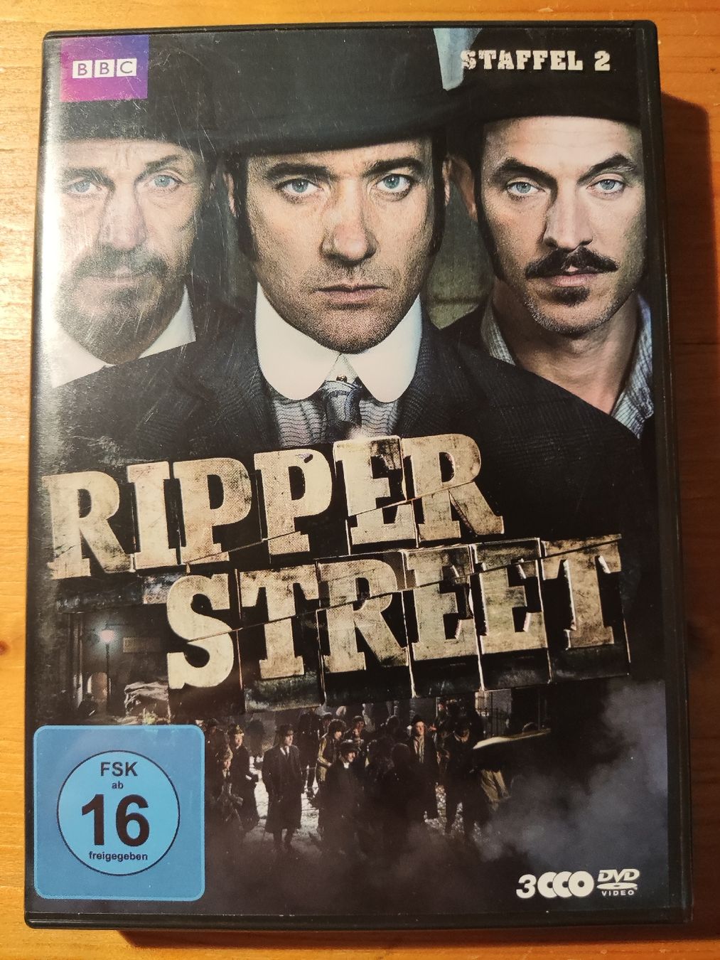 Tutti i DVDs: BBC Ripper Street - Staffel 2 (3 DVDs) – Usato da Oberembrach venduto da giu_7ksd