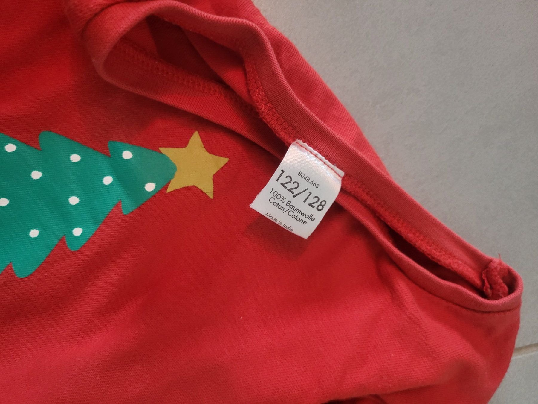 Kleiderpakete & -sets: Kleiderpaket Winter Pyjama und Pulli gr. 122 128 – Gebraucht aus Boswil von i12i 6