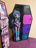 Poupée Monster High Twyla avec casier et accessoires