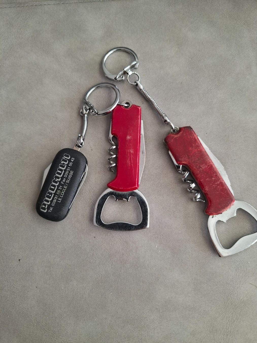 Portachiavi: Lot de 3 porte-clés multifonctions - ouvre-bouteille 51 – Usato da Cheseaux sur lausanne venduto da Asergio