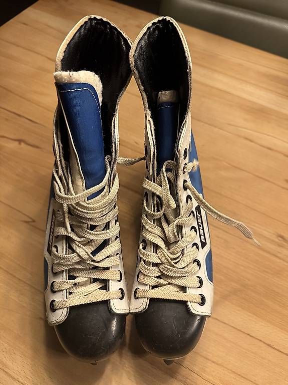 Schlittschuhe: Schlittschuhe Bauer, Grösse 40 – Gebraucht aus Horgen von Diefenbaker