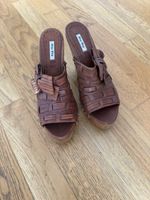 Miu Miu Leder Pantoletten / Clogs – Gr. 37