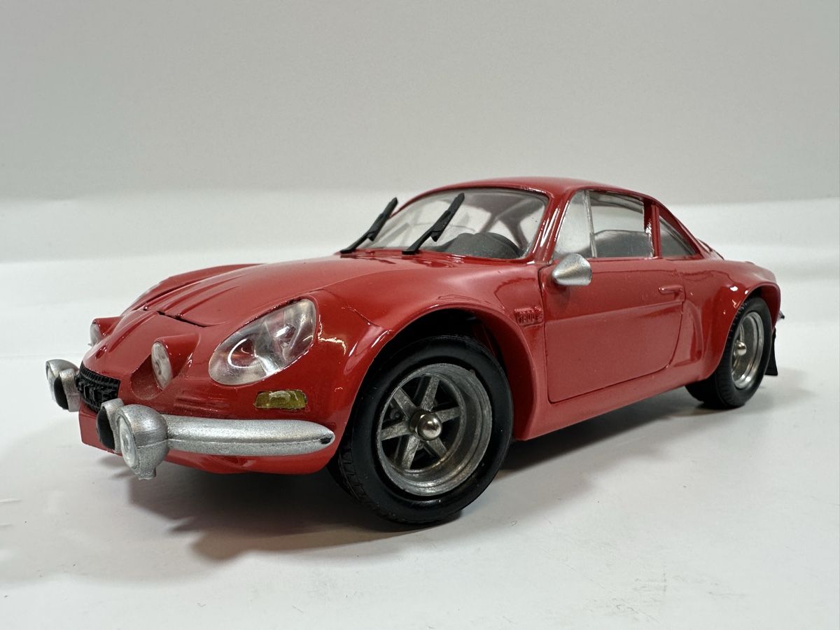 Alpine Modellini d'auto: Alpine Renault 1600 S 1:20, rot, MACADAM – Usato da Zofingen venduto da rf9_x2xt