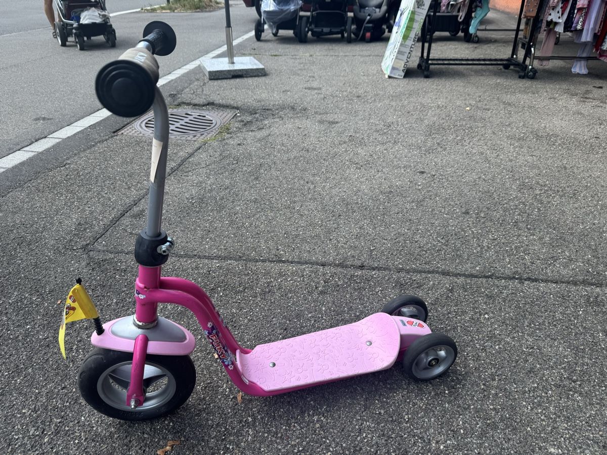 Puky Véhicules pour enfants: Dreirad Roller Puky pink Kinderroller gebraucht – D'occasion à Zürich par oase69