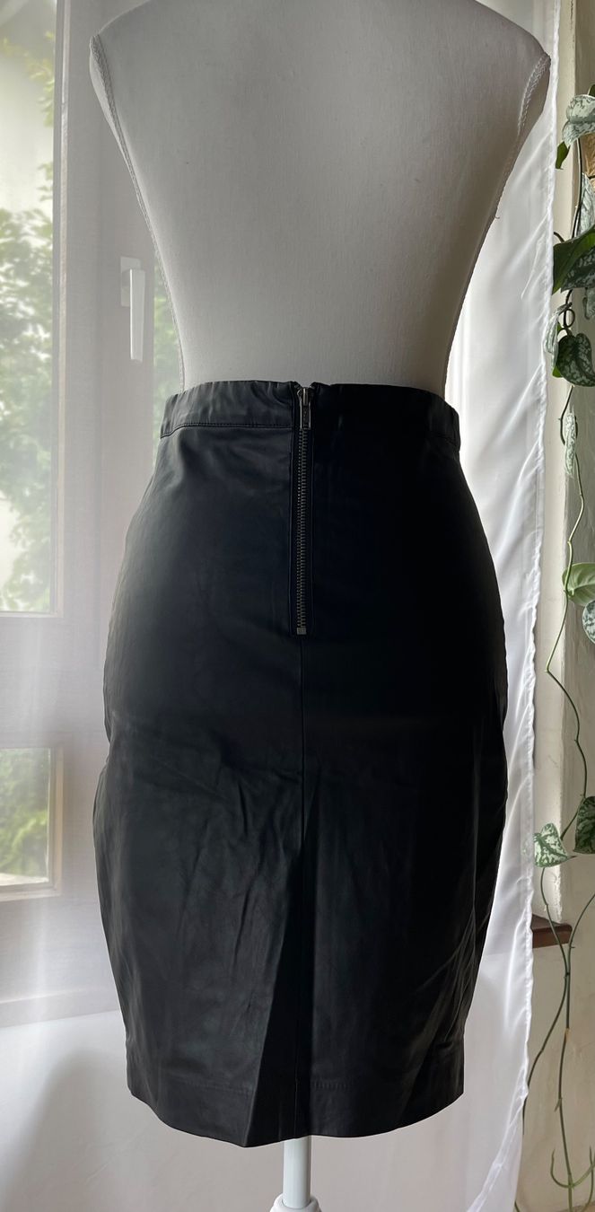 Topshop Röcke: TOPSHOP Kunstlederrock – Gebraucht aus Läufelfingen von B_C_Sch. 1