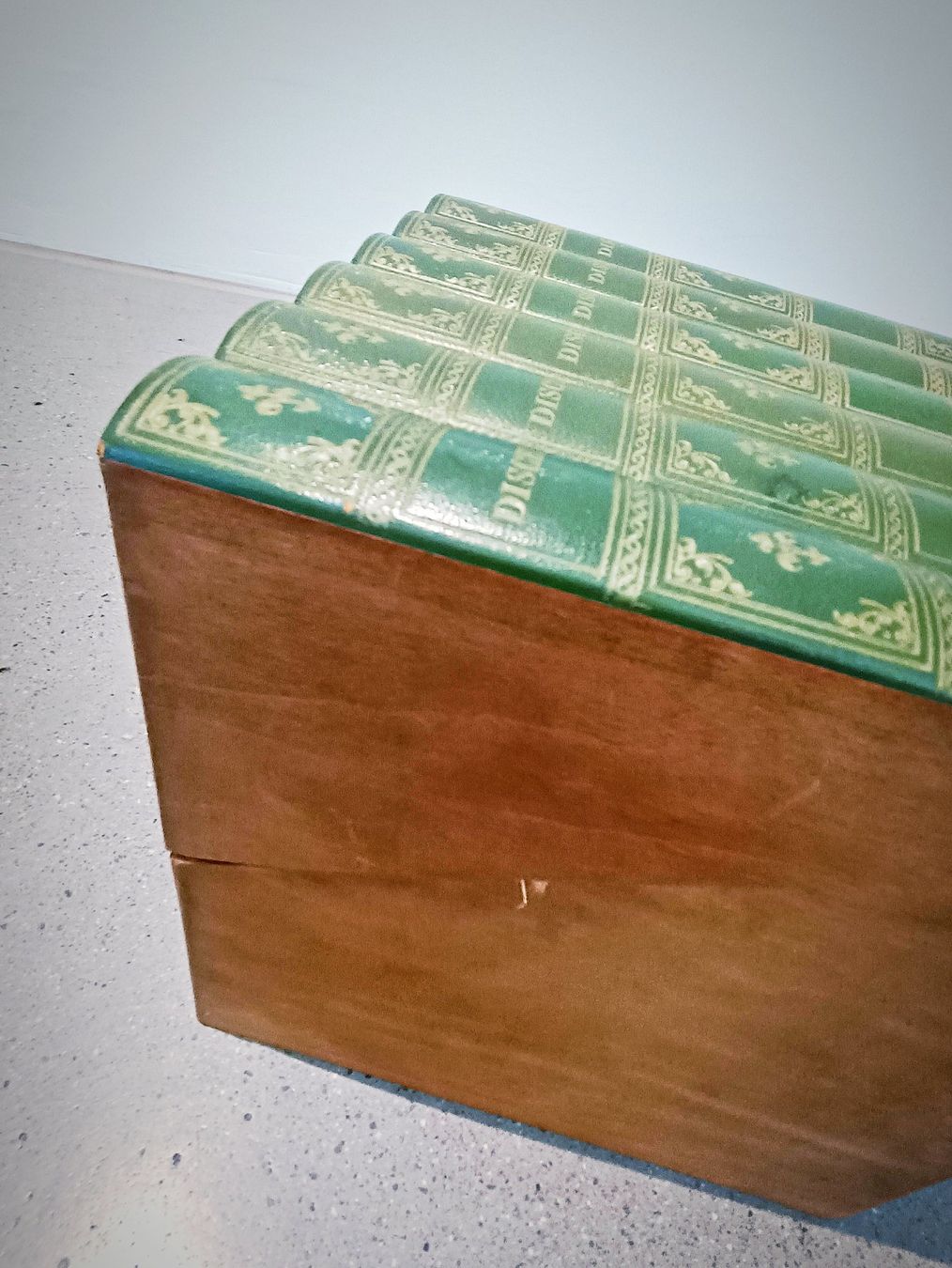 Portagioie: Vintage Mini-Schallplattenhalter in Buchform – Usato da Aarau venduto da PlaninaVintage 6