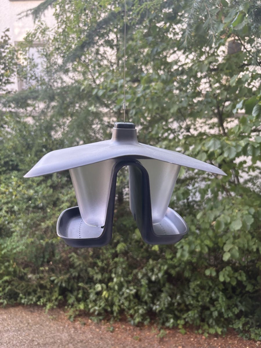 Petites maisons à oiseaux: Vogelfutterautomat hängend grau neuwertig – Neuf (Voir description) à St. Gallen par str_hq2m