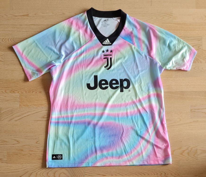 Juventus hot sale jersey rainbow