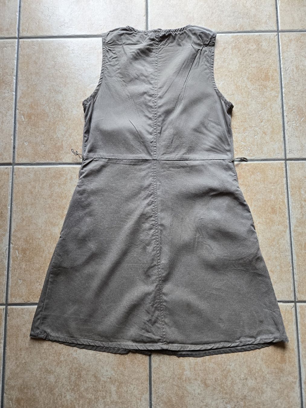 Vestiti: Robe courte Vero Moda – Usato da Sion venduto da Oonathoo 2
