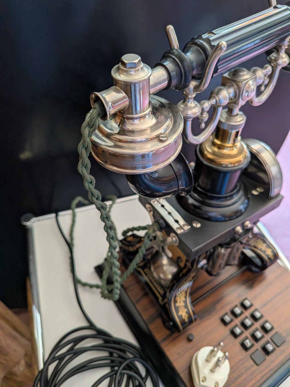 Ericsson Telefoni: Altes LM Ericsson Telefon – Usato da Emmen venduto da Brockofsky 6