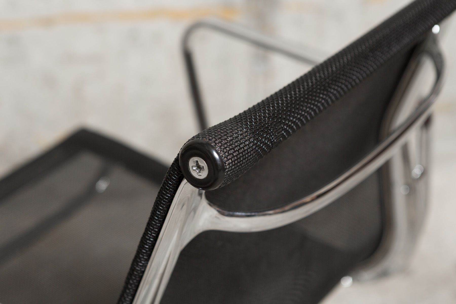 Vitra Chaises: Zwei drehbare Eames Stühle EA 108 von Vitra – D'occasion à Bern par sales_et 4