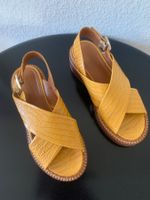 Robert Clergerie: gelbe Sandalen aus Krokodil-Leder, 37