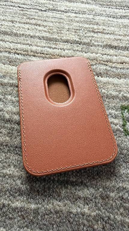 Supporti a parete: Magnetischer Kartenhalter für iPhone – Nuovo e nell'imballaggio originale da Arlesheim venduto da Aurelius.i 1