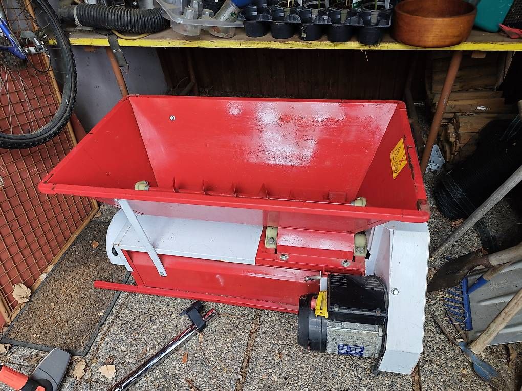 Tutte le macchine: Traubenmühle mit Abbeerer/Pigiatrice diraspatrice – Usato da Comano venduto da Mary922 4