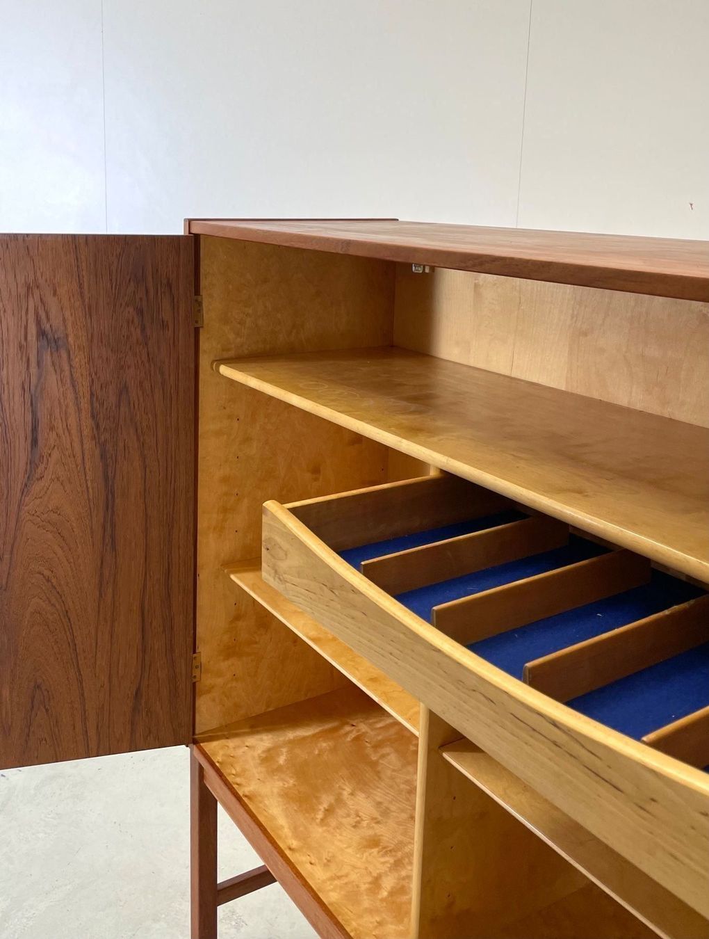 Armadi: MidCentury Teak Barschrank Nils Johnsson 60s – Usato da Basel venduto da MidMod20C 4