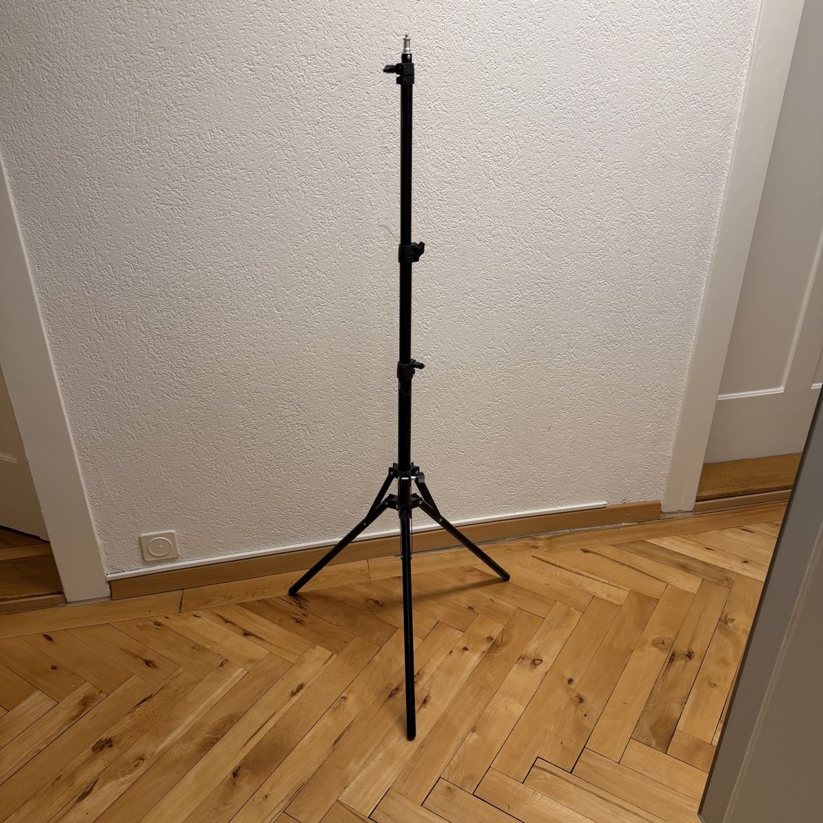 Hama Treppiedi & Teste: Hama Leuchtenstativ 200 – Usato da Zürich venduto da kuh_tm7m 4