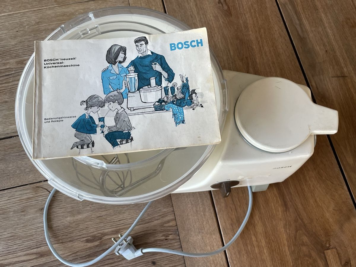 Bosch Elettrodomestici da cucina: BOSCH  -neuzeit- UniversalKüchenmaschine – Usato da Bern venduto da rit_d25b