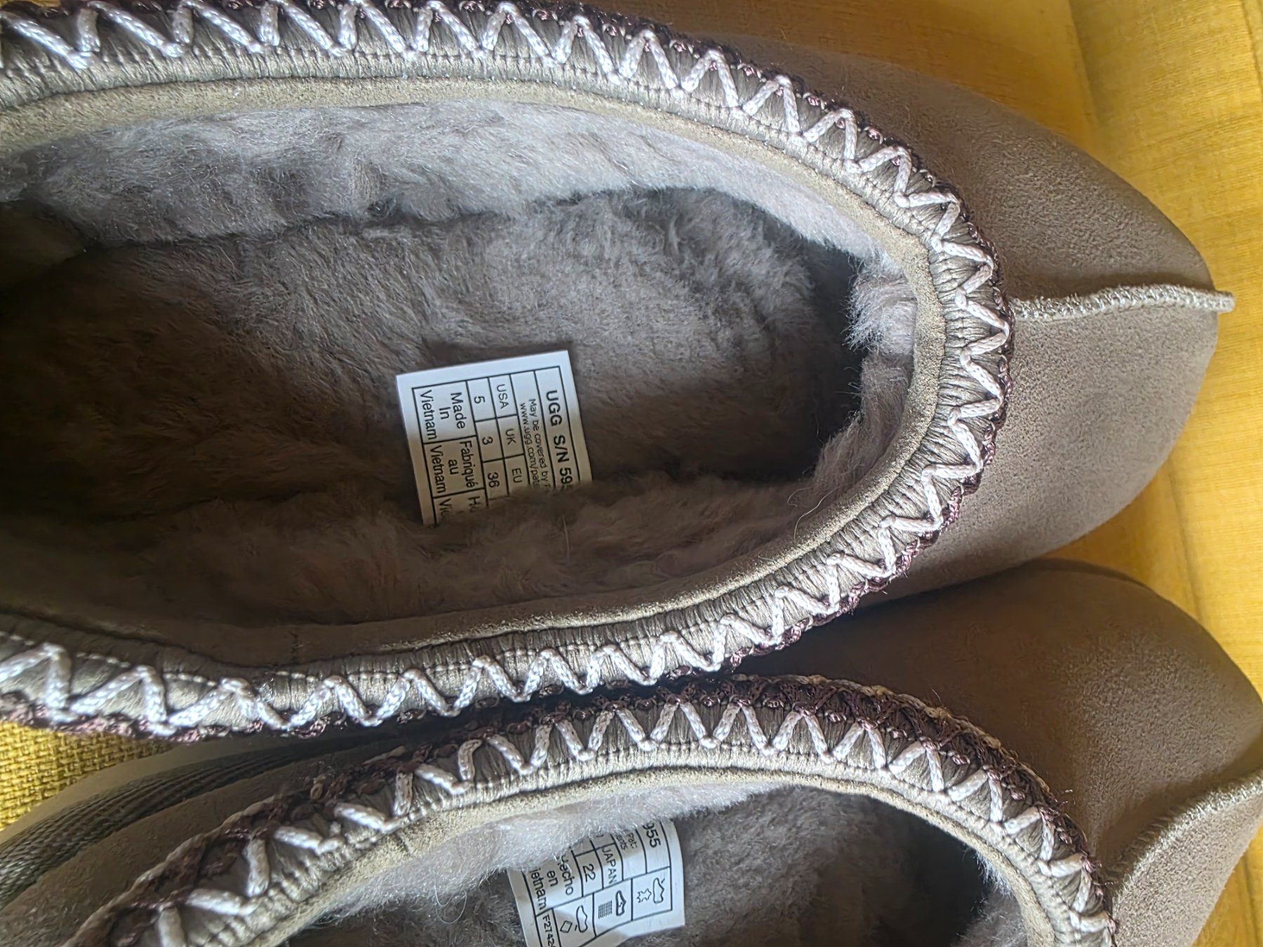 Ugg Chaussures femmes: UGG Hausschuhe neuGrösse 36 – Neuf (Voir description) à Wichtrach par Elenagonzi 3