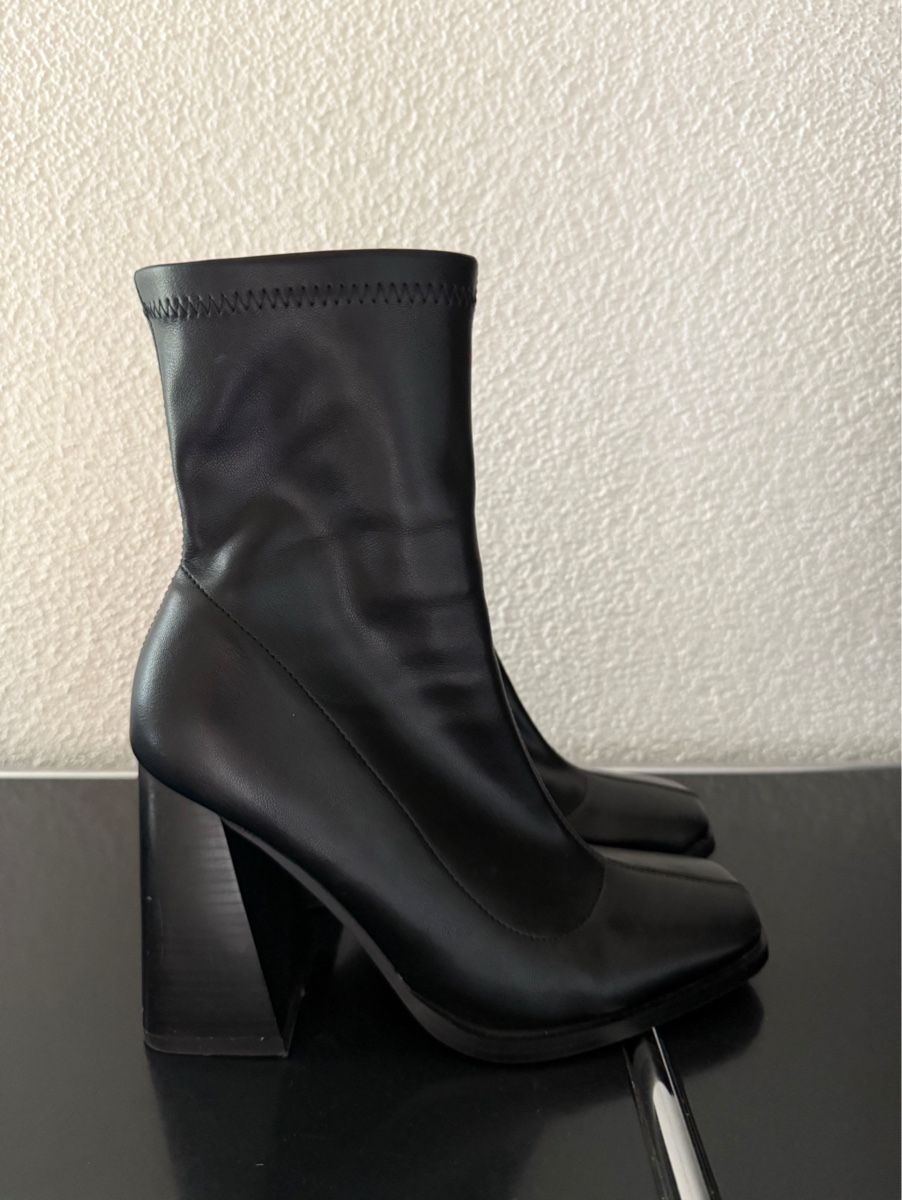 Damenschuhe: SCHWARZE HIGH HEEL STIEFELETTEN – Gebraucht aus Recherswil von Pajaro11