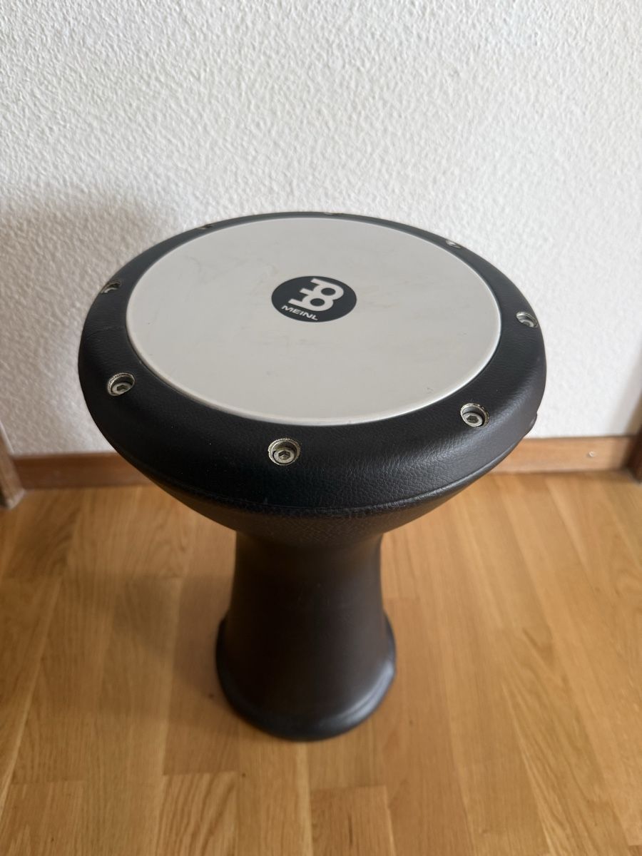 Strumenti musicali: Gebel / Darbuka noir bon état – Nuovo (secondo la descrizione) da Zürich venduto da Butpiquant 1