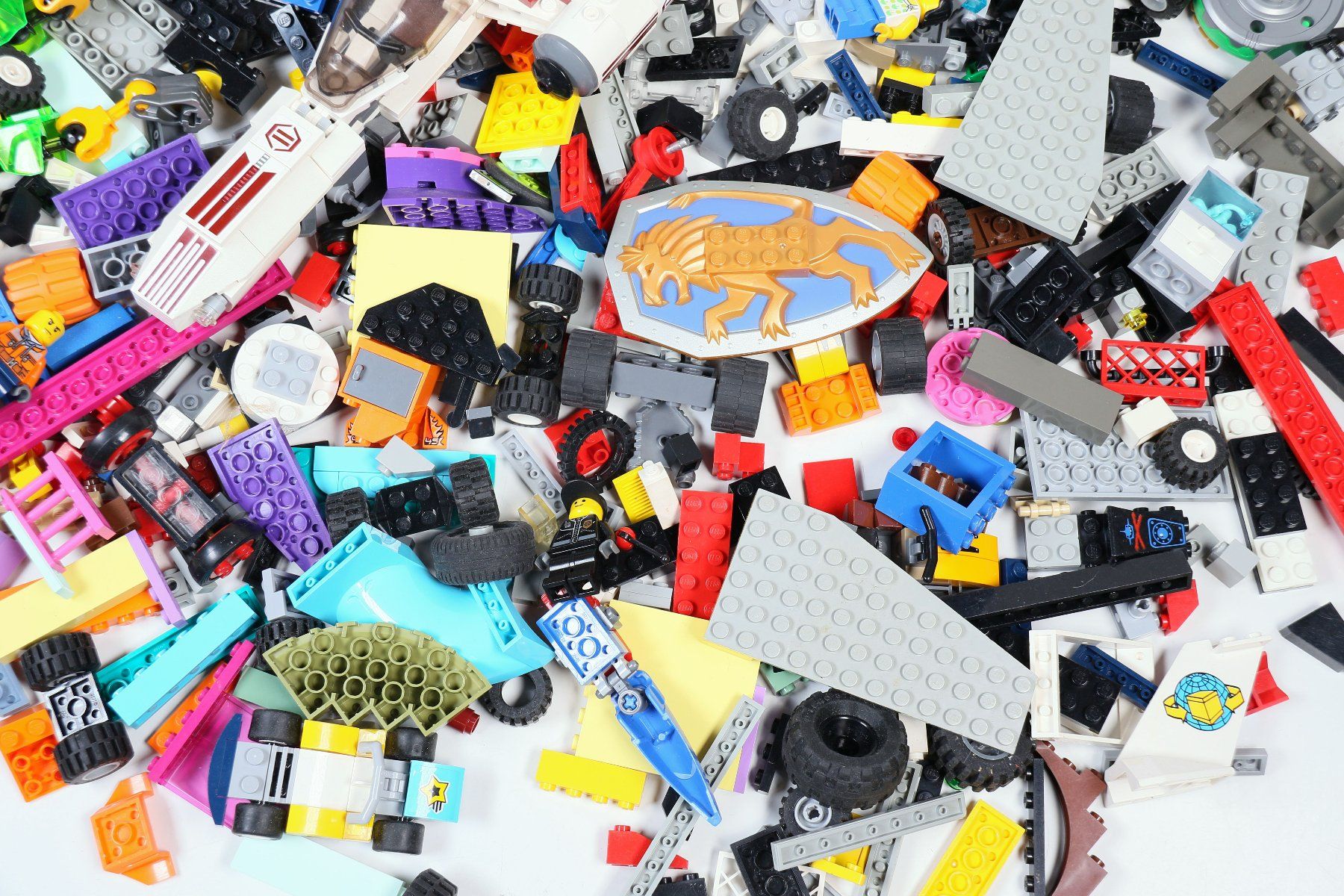 Lego Baukästen: 1.5 kg. Legoteile mit Minifiguren – Gebraucht aus Hettlingen von Scholi99 2