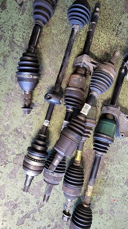 Trattori: Divers arbre de roue opel – Usato da Tolochenaz venduto da viv_h8bz