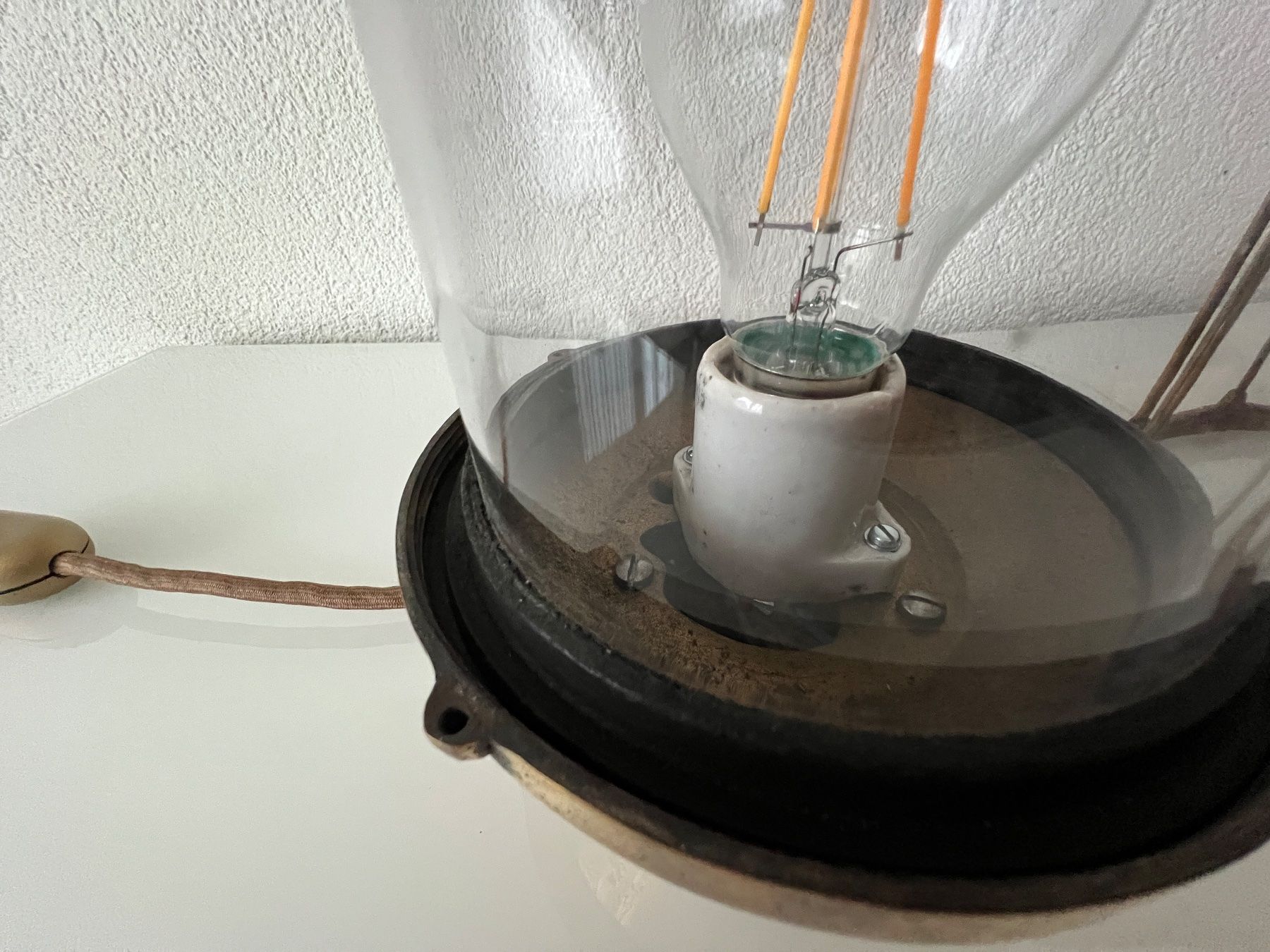 Lampade: Antike Maritime Leuchte aus Messing mit Schutzgitter – Usato da Niederglatt ZH venduto da Solo95 3