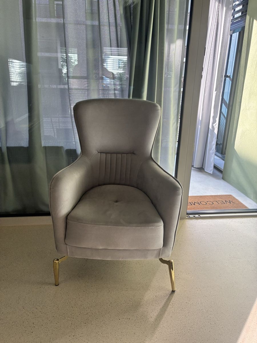 Divani: Graues Sofa mit 3+3+1 Sitzplätzen Zustand gut – Usato da Zürich venduto da Bozobo722172 3