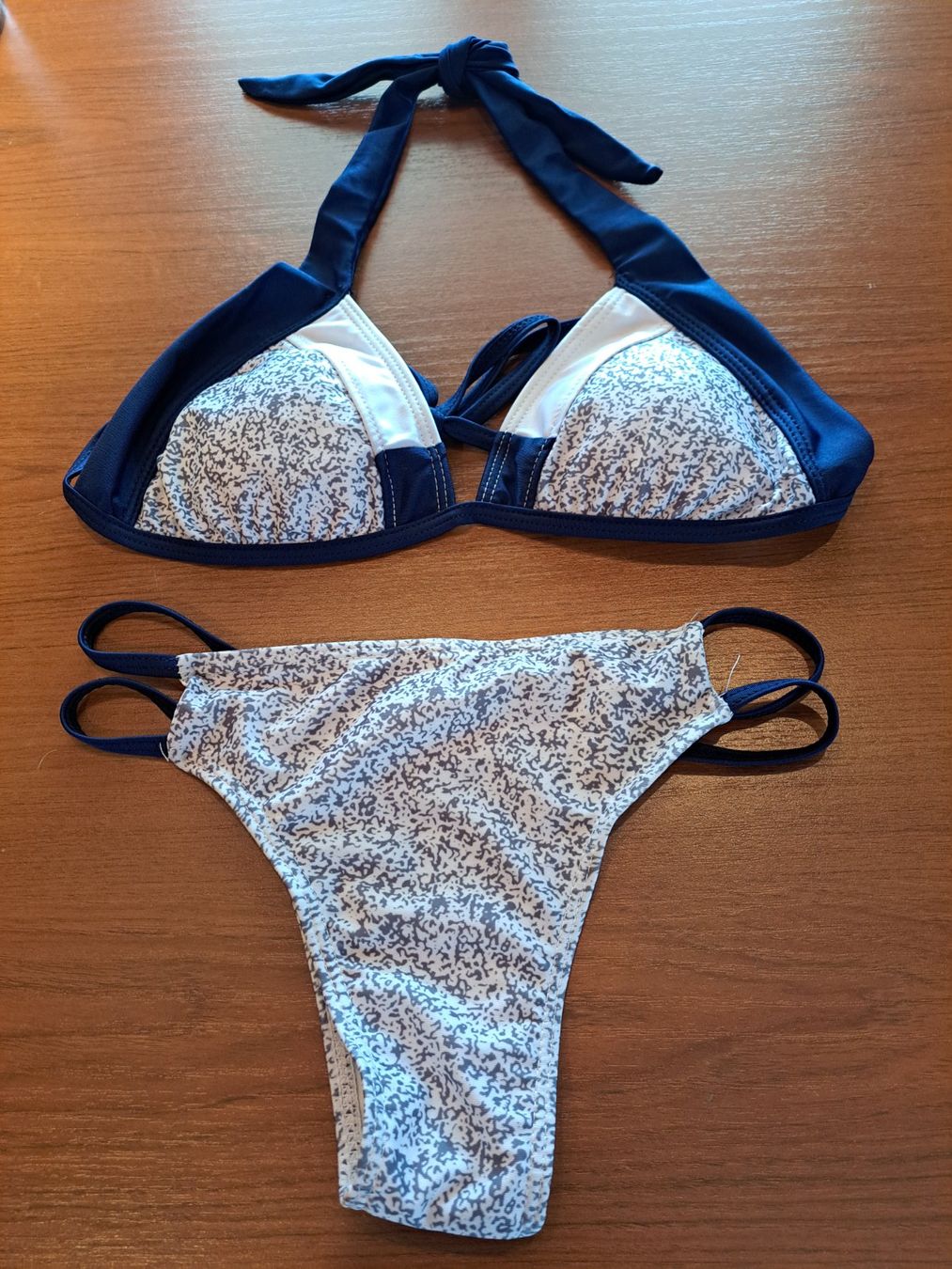 Costumi da bagno & Bikini: Bikini Set, Blau/Weiss/Grau gemustert, Gr. S – Nuovo (secondo la descrizione) da Rafz venduto da MuriFinn 1