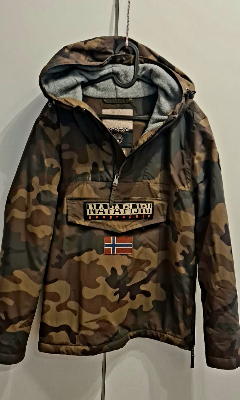 Napapijri Jacken: Veste Napapijri camouflage, taille S – Neu (gemäss Beschreibung) aus Carouge GE von LidieLot
