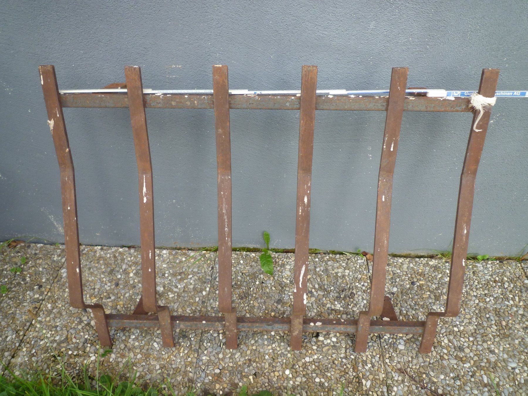 Griglie e Inferriate: Barrière protection de fenêtre – Usato da Delémont venduto da fagemina