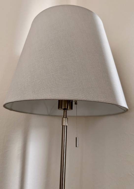 Lampade: Stehlampe  schlichtes, zeitloses Design – Usato da Kilchberg ZH venduto da yoa_7ndh 1