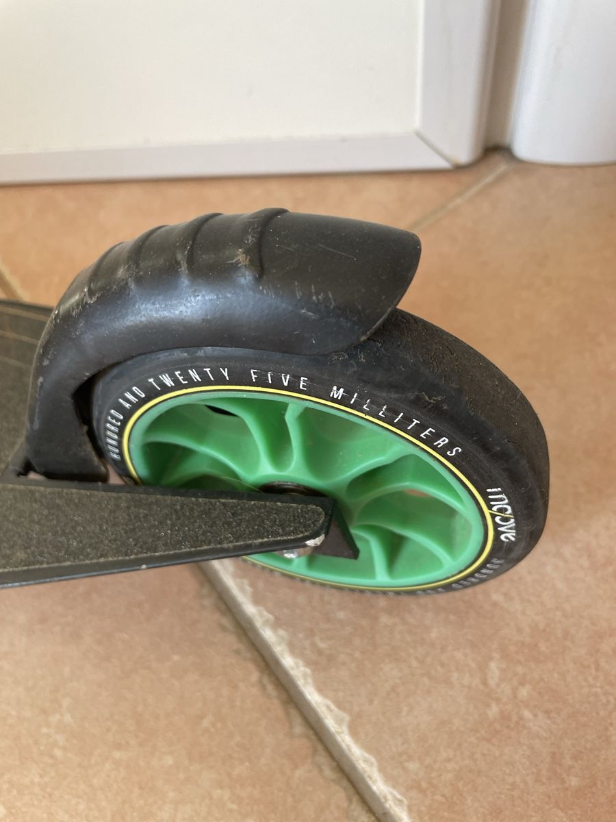 Kickboard: Trottinette Moove – Usato da Bern venduto da calana80 2