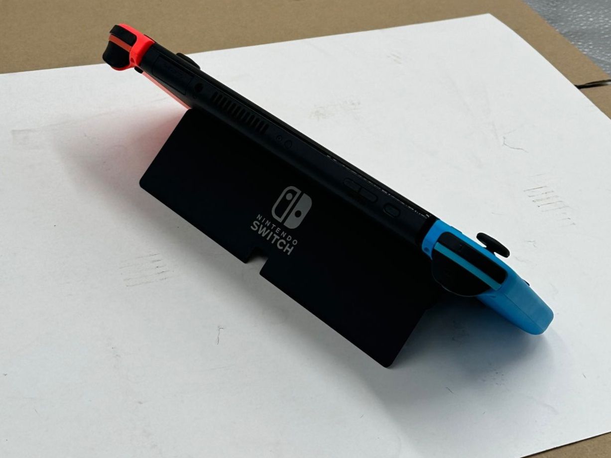 Nintendo Console: NINTENDO Switch OLED-Modell, Neon-Blau/Neon-Rot – Usato da Birmenstorf AG venduto da Distronics_SchweizAG 3