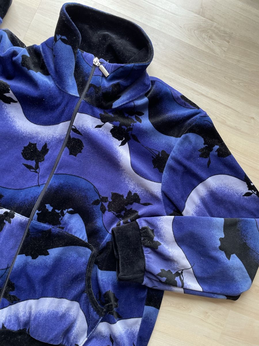 Maglioni & Felpe: Blaue Samt-Jacke mit Blumenmuster Gr. M – Usato da Schönenberg TG venduto da cocifrosch94 1